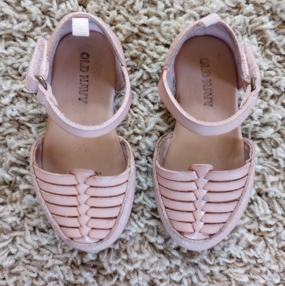 Old Navy toddler shoes size 5